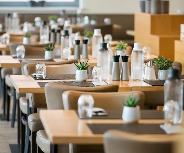 Hotel Sporthotel Hamburg By Jufa Hotels 3*